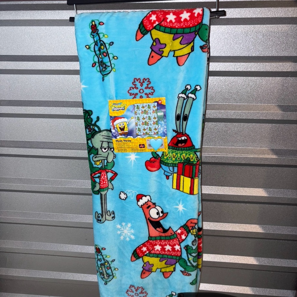 Nickelodeon SpongeBob SquarePants Festive Plush Throw - Blue and Yellow